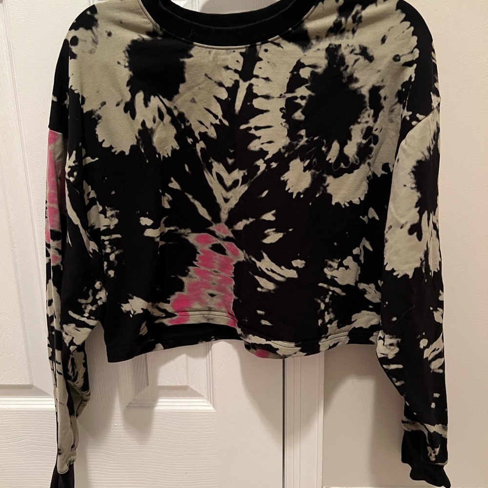 Noli Yoga tie dye sweatshirt size medium